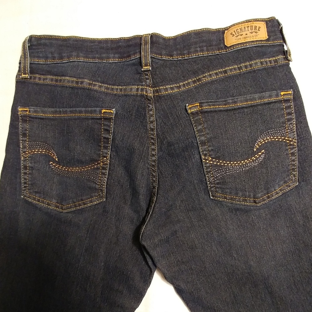 Women's Signature Series Jeans by Levi's - Picture 3 of 4